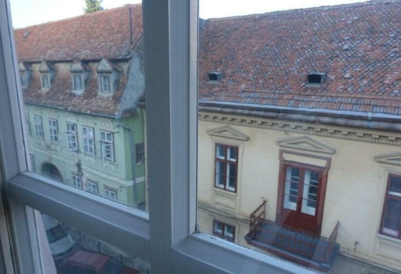 스탠다드 스튜디오, Casa Sforii Brasov