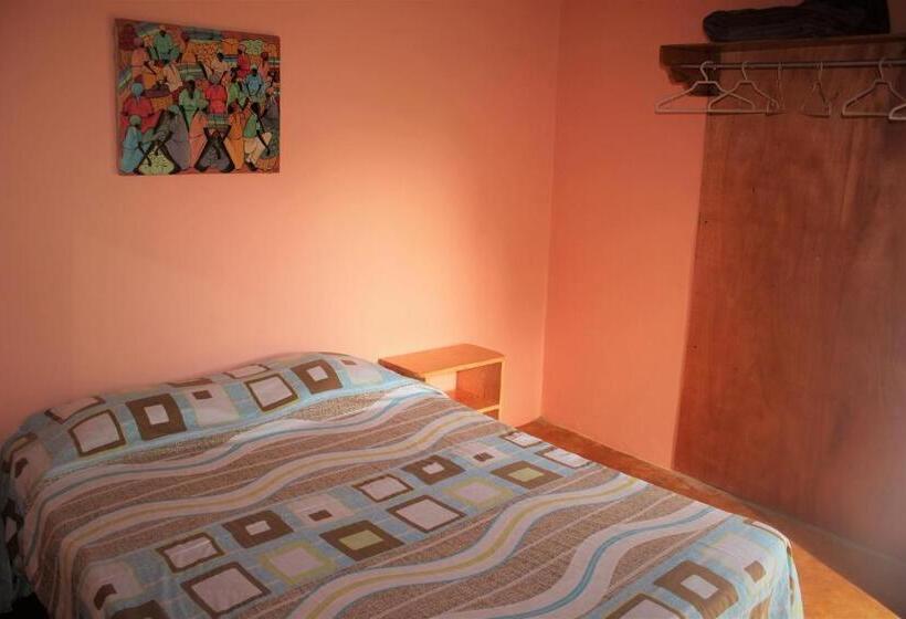 חדר מוזל מקלחת משותפת, Gipsy Ranch Rooms