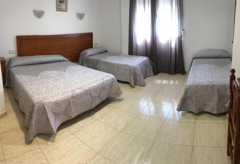 四人标准间, Hostal 82