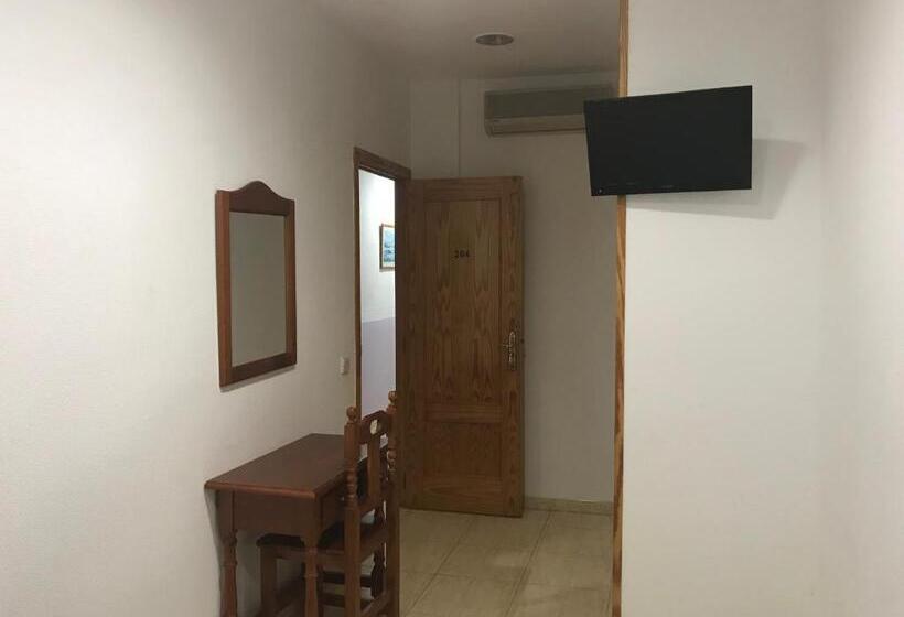 标准间, Hostal 82