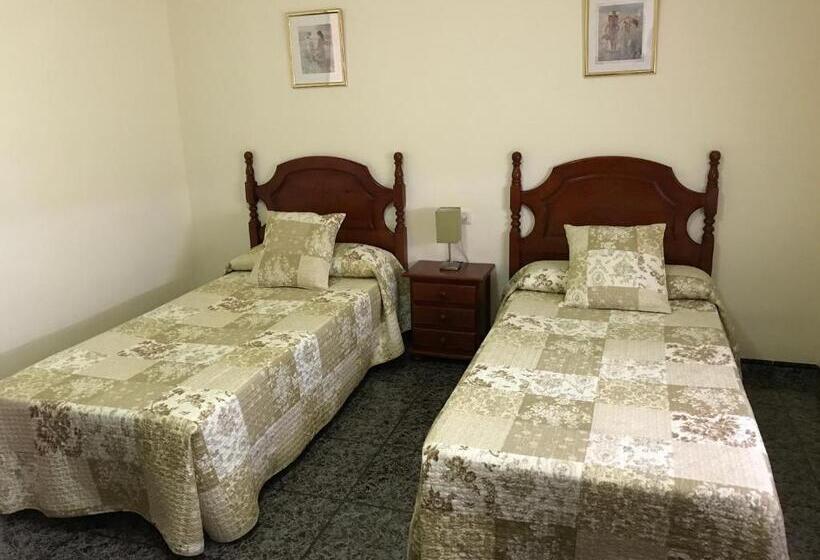스탠다드 룸, Hostal El Violí
