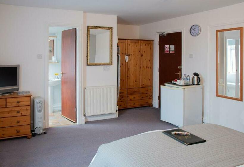 Quarto Estandar Cama King, Q Accommodation