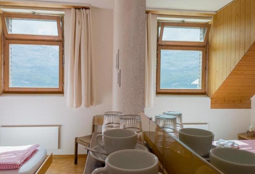 带共用浴室的标准房间, Berggasthaus Tannalp