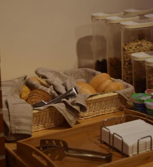 اتاق استاندارد سه نفره, Rooms And Apartments Panker