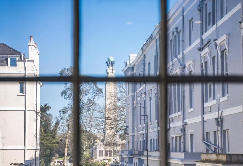 스탠다드 스튜디오, 1 Elliot Terrace