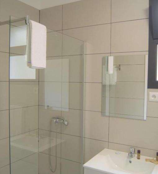 Студио Стандарт с Балконом, Apartamentos Turísticos Vitoria By Petit Hotels