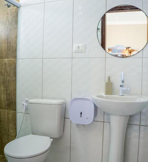 Quarto Triplo Estandar com Sacada, Pousada Concha Dourada