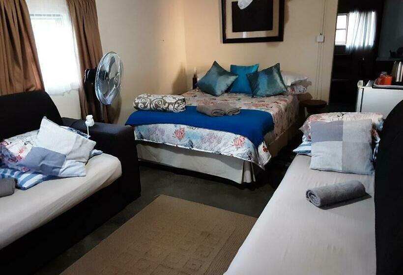 اتاق خانوادگی, Kai Oms Backpackers Lodge