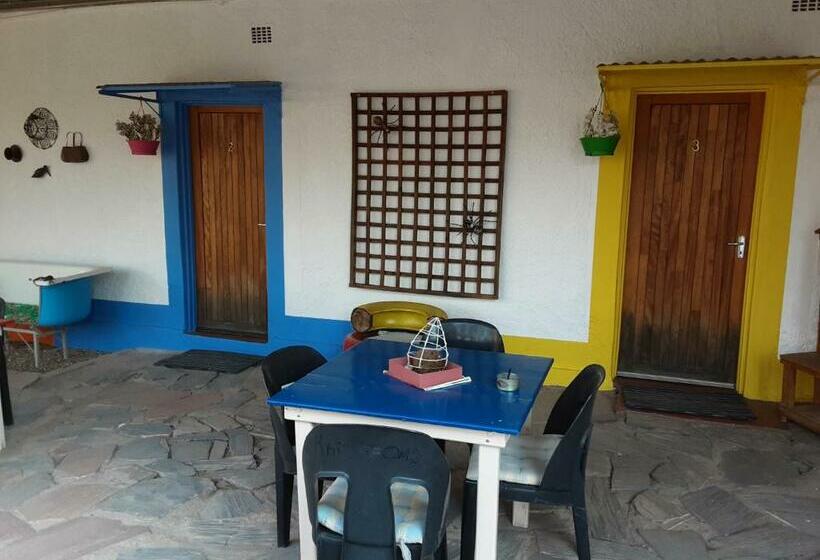 اتاق استاندارد, Kai Oms Backpackers Lodge