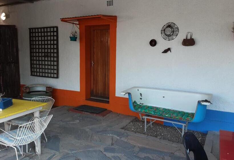 اتاق استاندارد, Kai Oms Backpackers Lodge