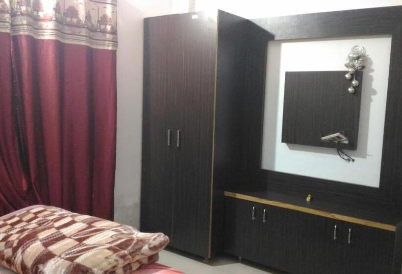 Номер Deluxe, Ashta Lakshmi Tourist Home Stay