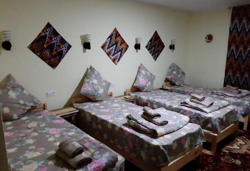 スタンダード４人部屋, Naqqosh