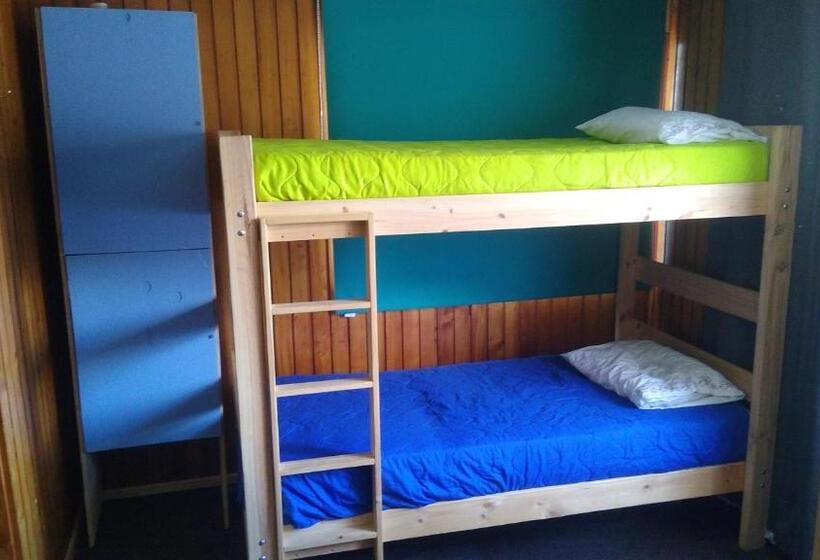 سرير فى غرفة مشتركه, Islanet Hostel & Bar