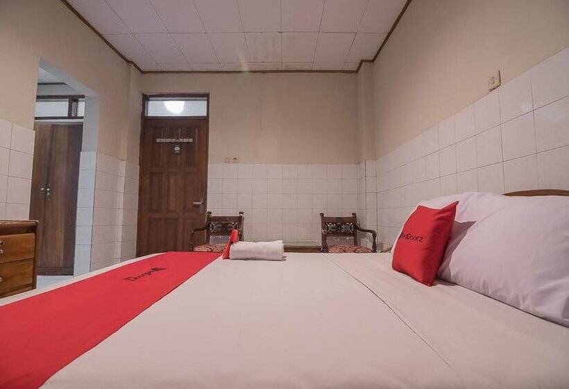 Номер Стандарт, Reddoorz @ Ungaran