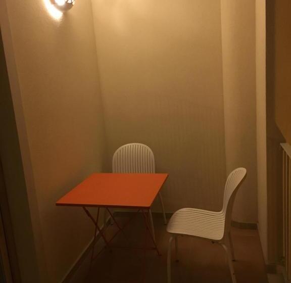 اتاق استاندارد با بالکن, Suberito Rooms&bar