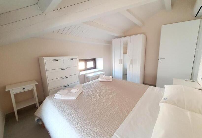 آپارتمان 1 خوابه با تراس, Boutique House Anna Franzò