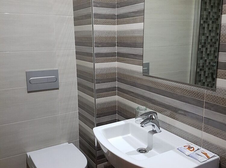 Номер Стандарт с Балконом, Hostal Camelot