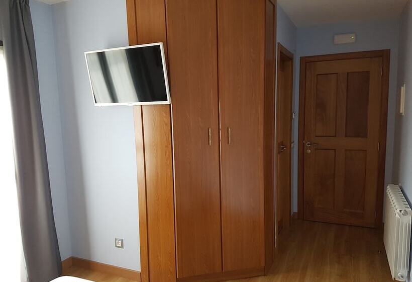 Номер Стандарт с Балконом, Hostal Camelot