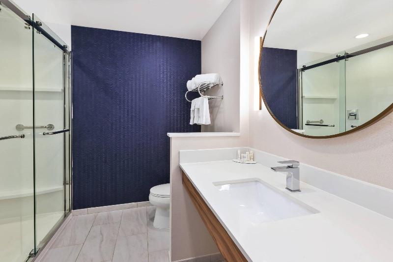 Люкс Кровать Кинг, Fairfield Inn & Suites By Marriott Goshen