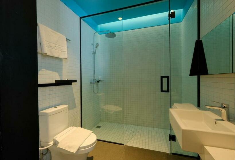 스탠다드 스튜디오, Artotel Gajahmada Semarang