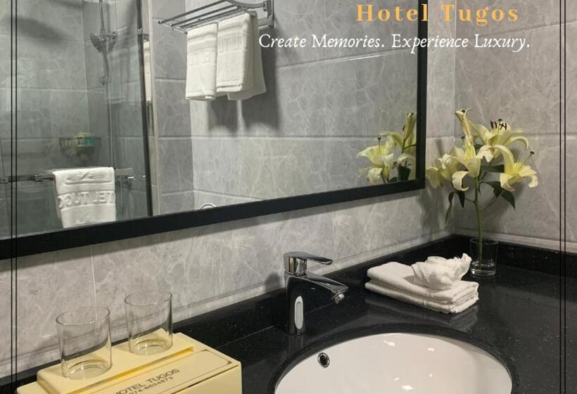 חדר סופריור, Tugos