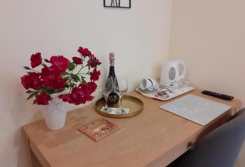 Quarto Estandar com Sacada, Lanobila