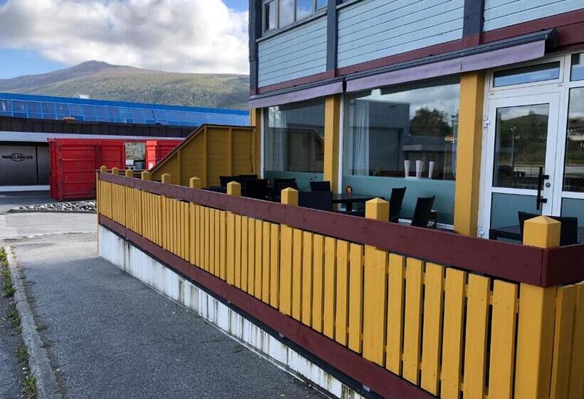 Семейный Номер, Husnes Sentrum Hotell