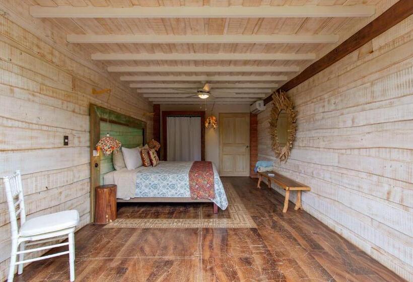 身障者適用キングサイズベッドルーム, Latica Lodge