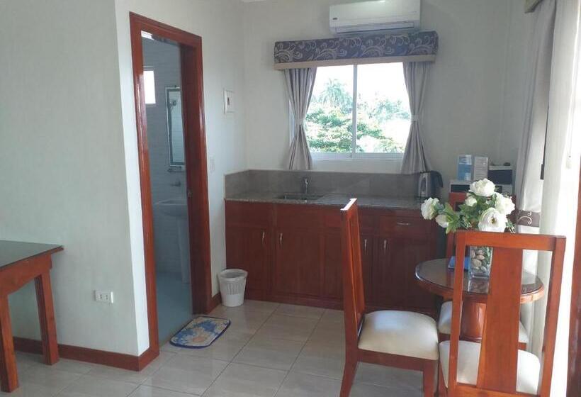 Номер Deluxe, Ocean Breeze Resort