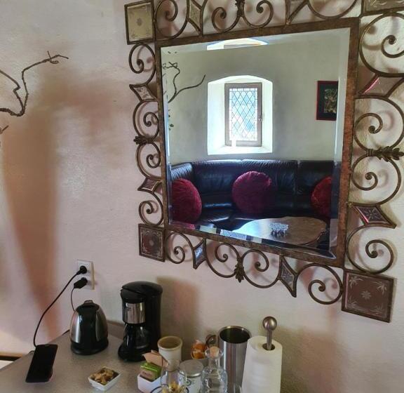 Люкс с Бассейном, Chambre D'hôtes Au Château De Belcastel