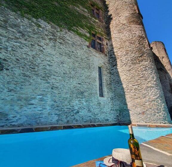 Люкс с Бассейном, Chambre D'hôtes Au Château De Belcastel