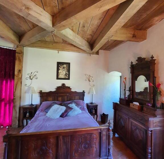 Люкс с Бассейном, Chambre D'hôtes Au Château De Belcastel