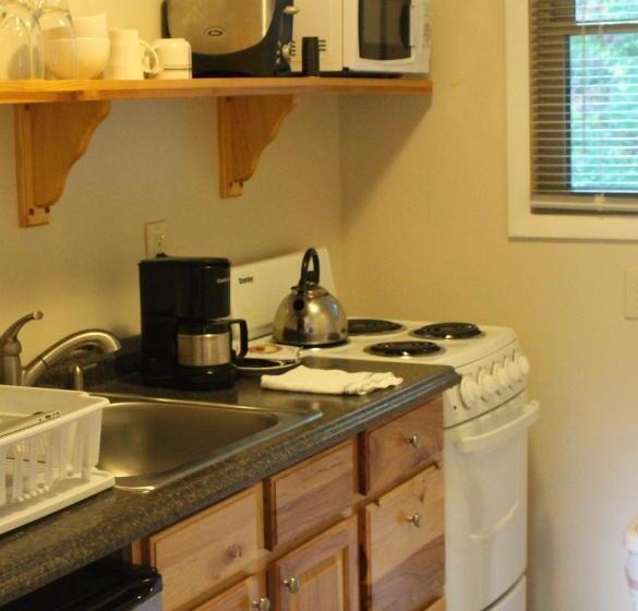 Четырехместный Номер Стандарт, Catskill Seasons Inn