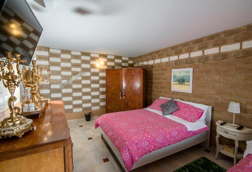 Люкс Повышенной Комфортности, Bella Tierra Hotel Boutique