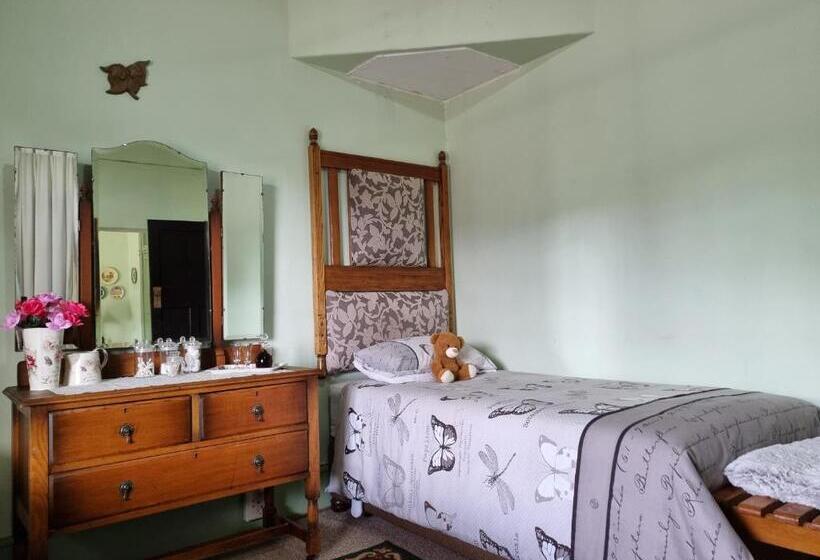 Семейный Номер Вид на Горы, Mountain View Country Inn