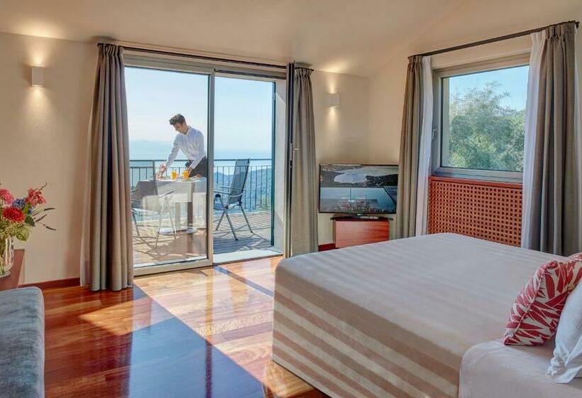 اتاق لوکس با بالکن و چشم‌انداز دریا, Il Leccio   Luxury Resort Portofino Monte