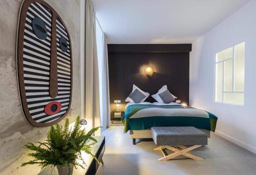 Escritório Estándar, L Abeille  Boutique Apartments