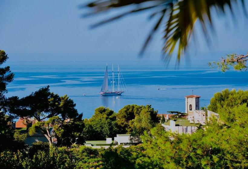 小型豪华套房, The Address Cassis