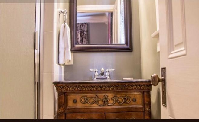 Номер Стандарт, Clark House Inn