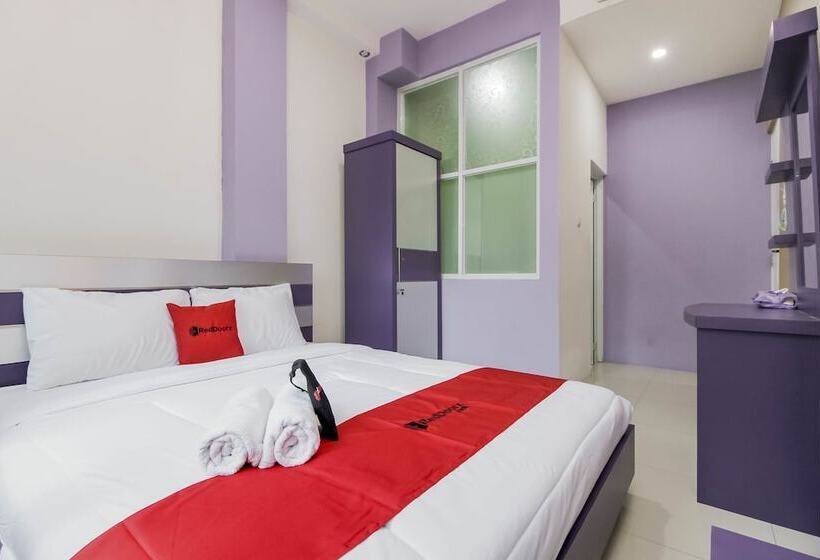 Номер Стандарт, Reddoorz Plus Near Stasiun Bekasi