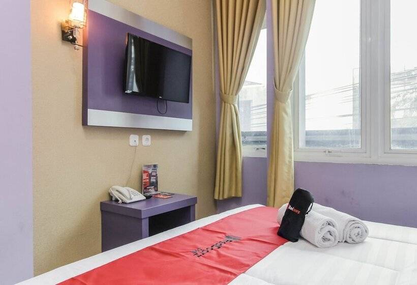 Номер Стандарт, Reddoorz Plus Near Stasiun Bekasi