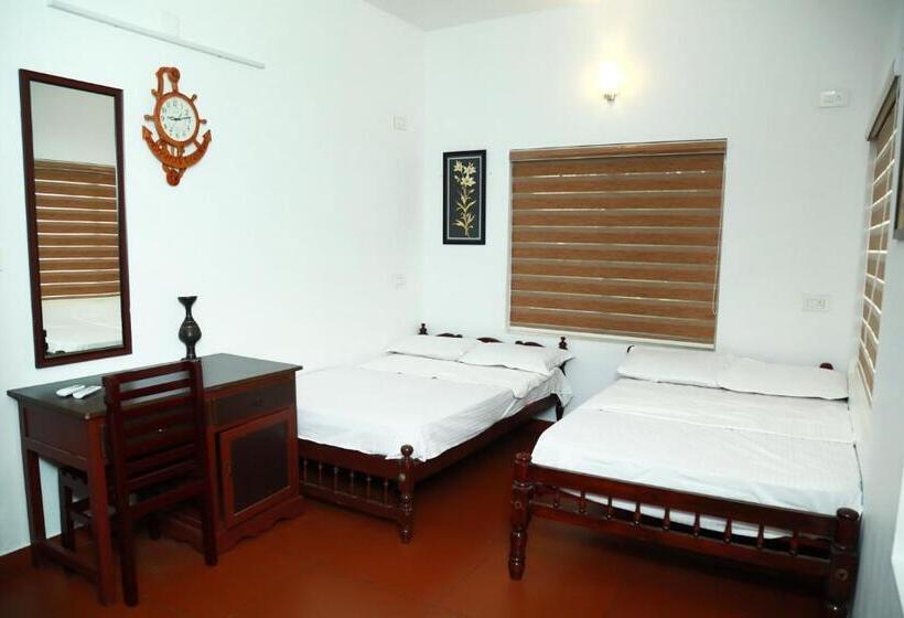 Семейный Номер, Back Packers Cochin Villa