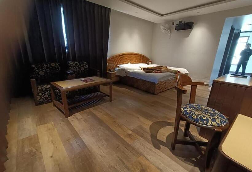 Family Suite, Subash Palace