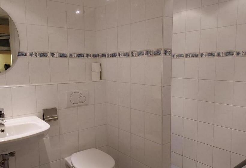 스탠다드 스튜디오, Lodge 61 Hotel Aan Het Water