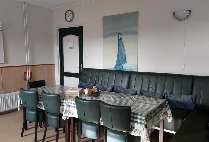 패밀리 방갈로, Lodge 61 Hotel Aan Het Water