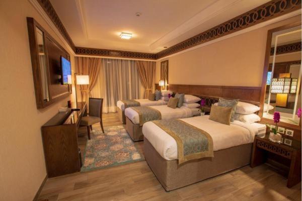 Люкс 3 Спальни, Violet Al Azizia Hotel Masjid Al Qatari