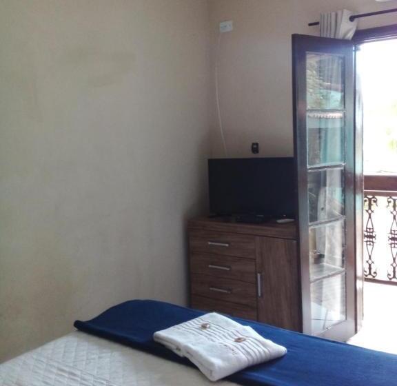 Номер Стандарт Трехместный, Pousada Reserva Do Tombo Lounge Hostel
