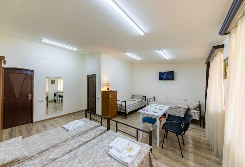 اتاق استاندارد چهار تخته, Tatev Hotel And Tours