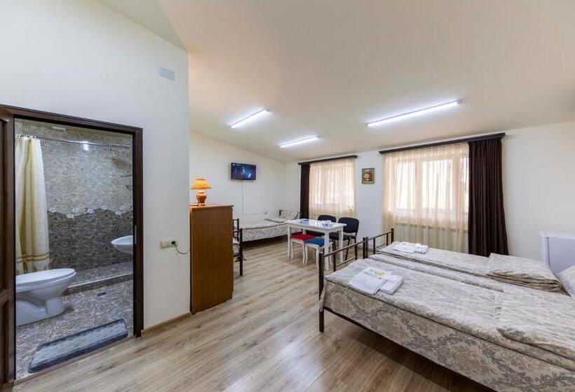 اتاق استاندارد چهار تخته, Tatev Hotel And Tours