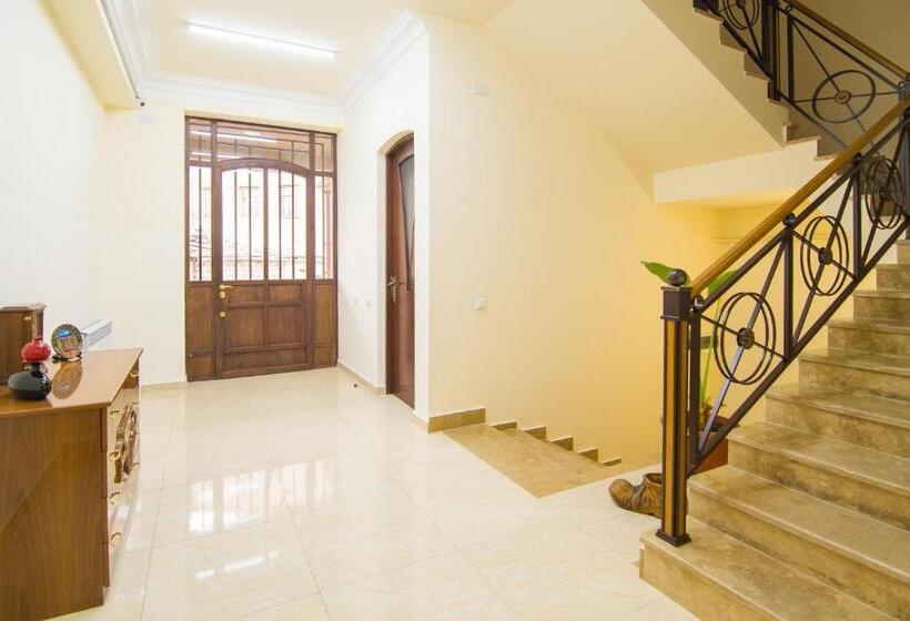 سوئیت با تخت بزرگ, Tatev Hotel And Tours